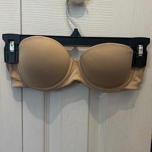 Victoria’s Secret PINK strapless push up bra